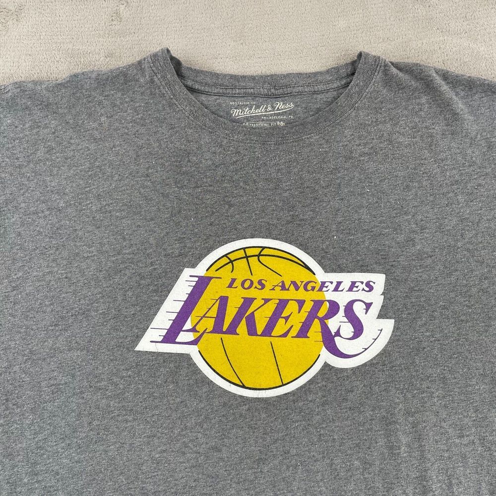 Mitchell & Ness Los Angeles Lakers T Shirt Men 3XL Gray Graphic Print NBA SS